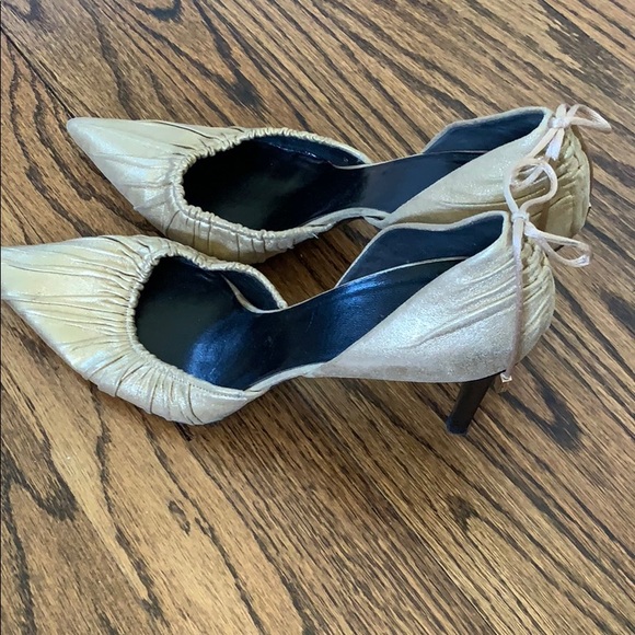 Stunning Gold Gucci heels sz 11B - Picture 1 of 7